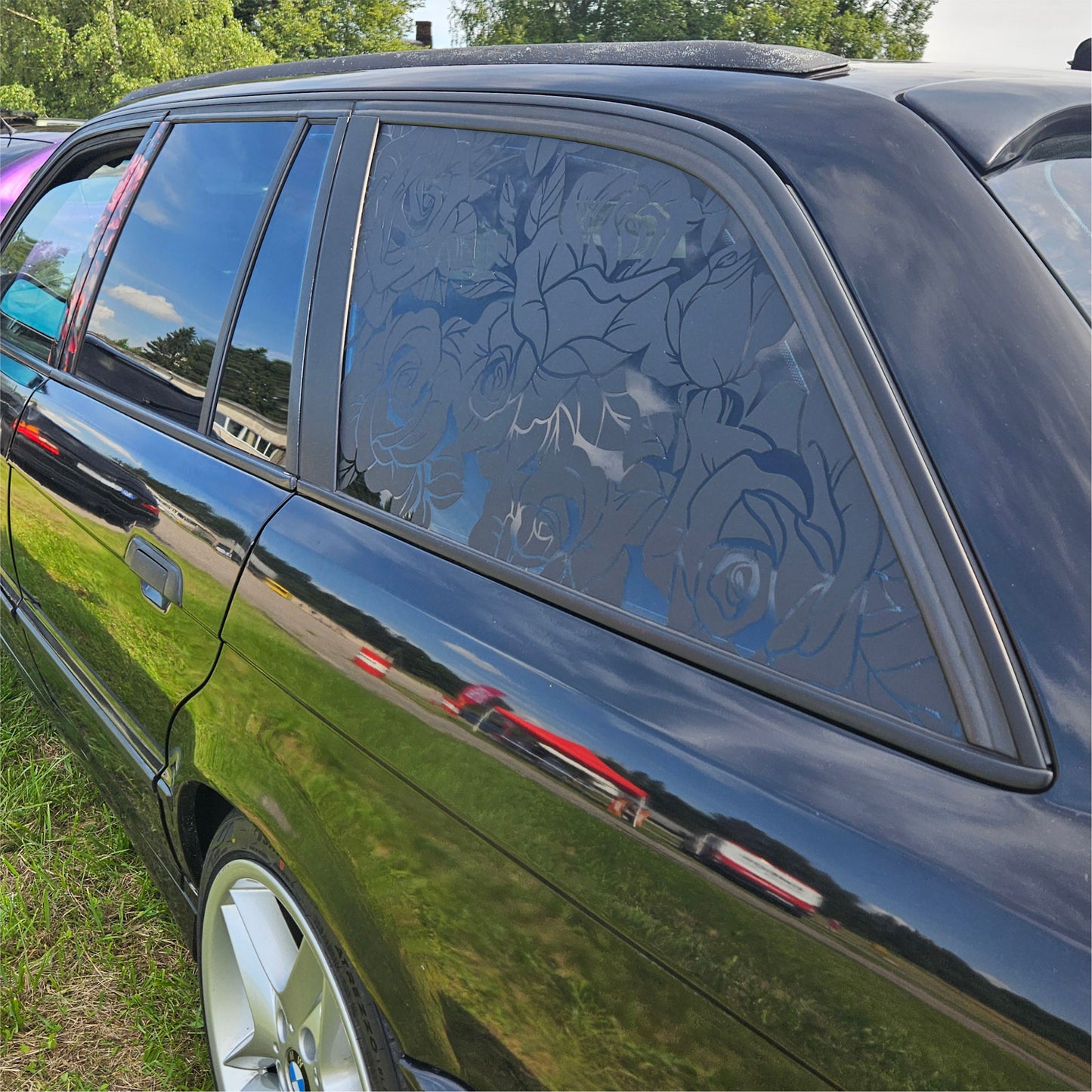 Black Matt Decal - Skull and Roses (FOR VARIOUS CARS)